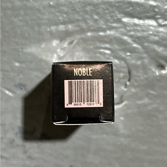 Yensa Super 8 VIBRANT SILK LIPSTICK in the colour Noble - Picture 9 of 16